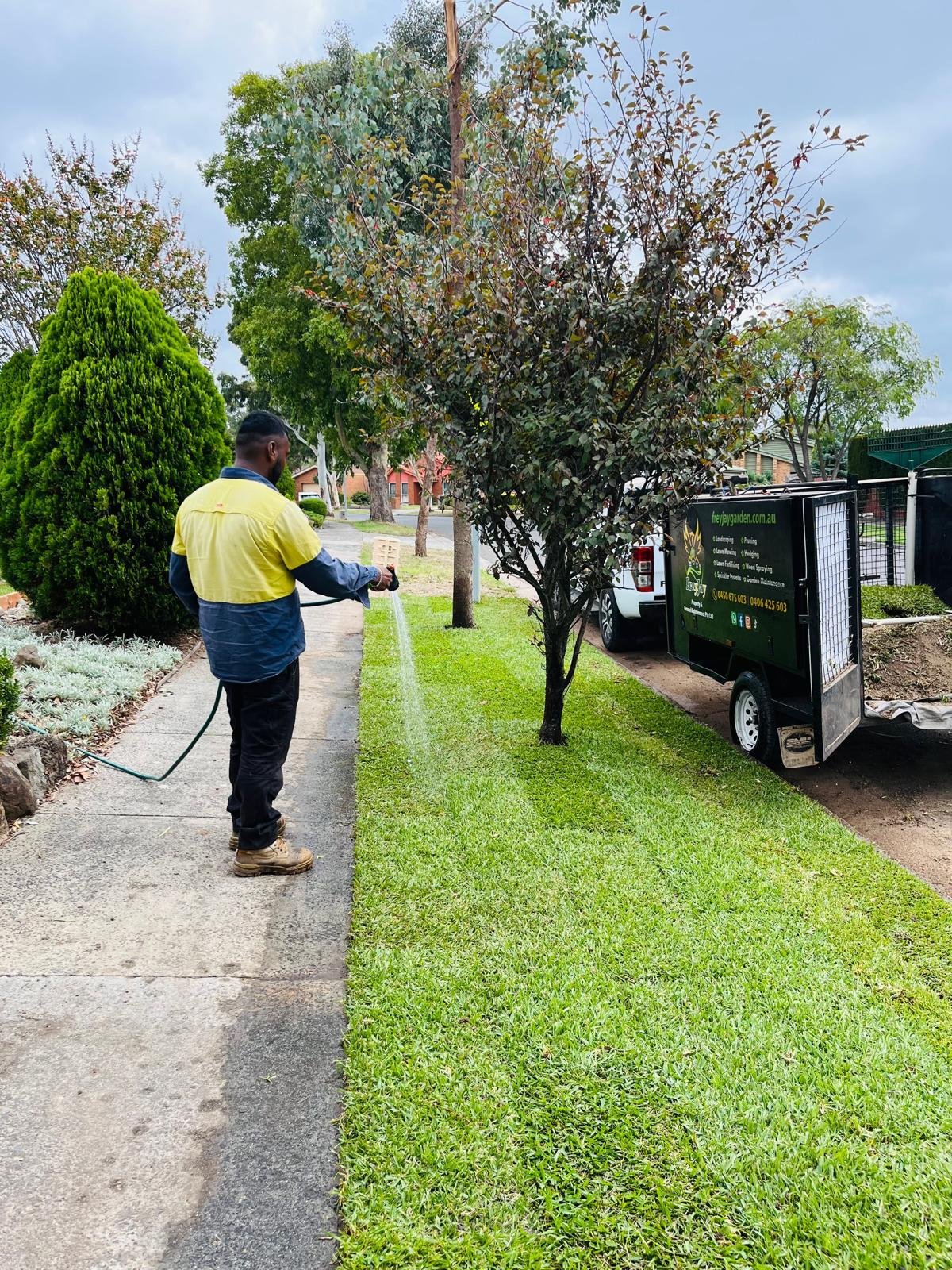 Roadside grounds maintenance turf work Melbourne